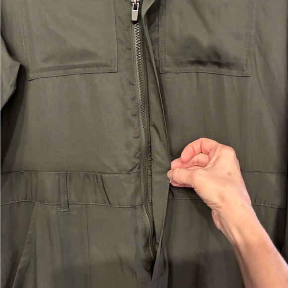 NEW Fabletics Dark Green Women's Pants Jumpsuit Olive M Fall Zip up Pantsuit - Picture 4 of 10
